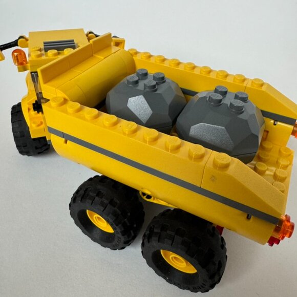 Lego City 7630 7631 Front End Loader Dump Truck Complete Construction Manual Set - Picture 6 of 12